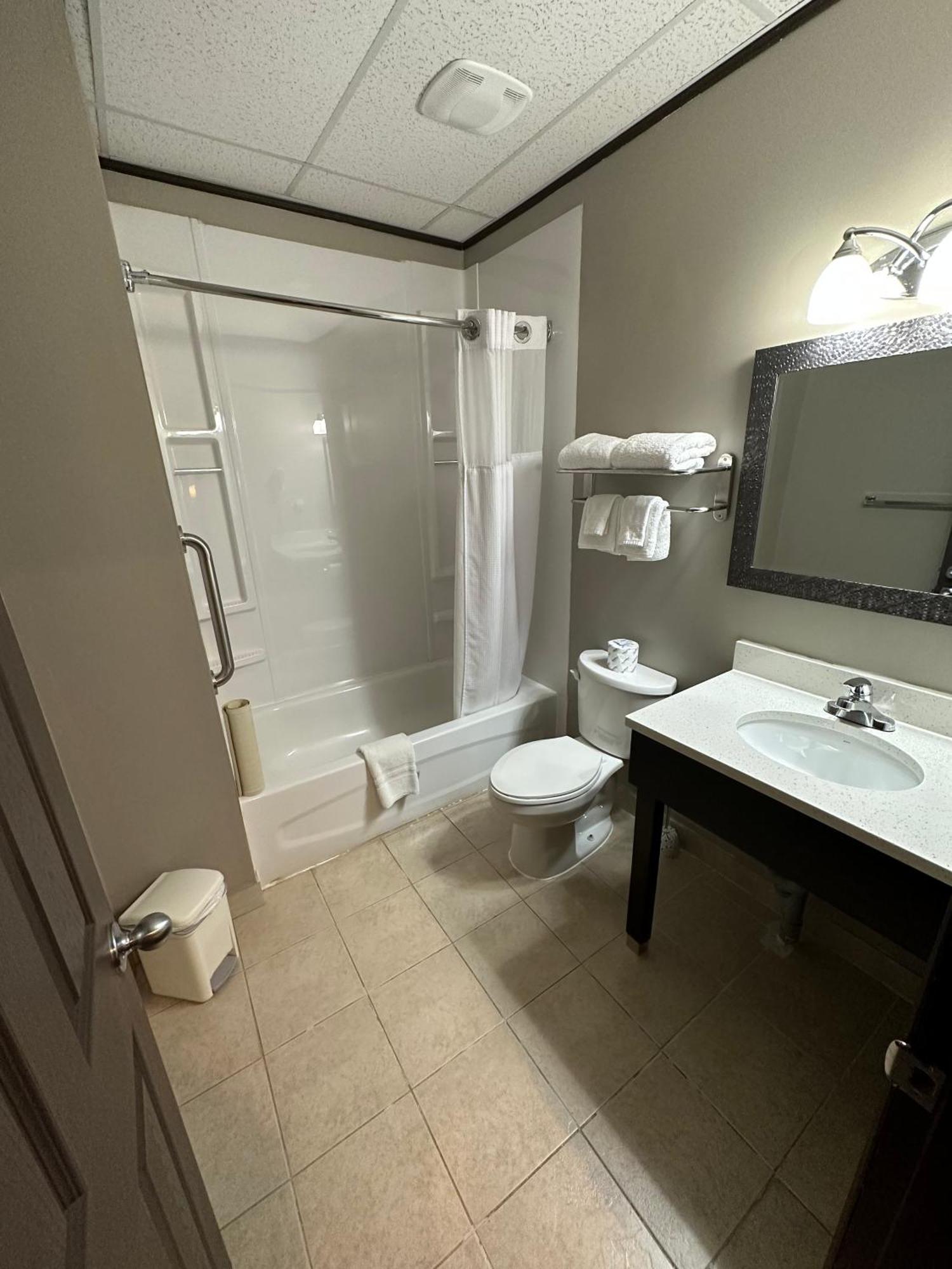 Le Voyageur Inn Mattawa Zewnętrze zdjęcie